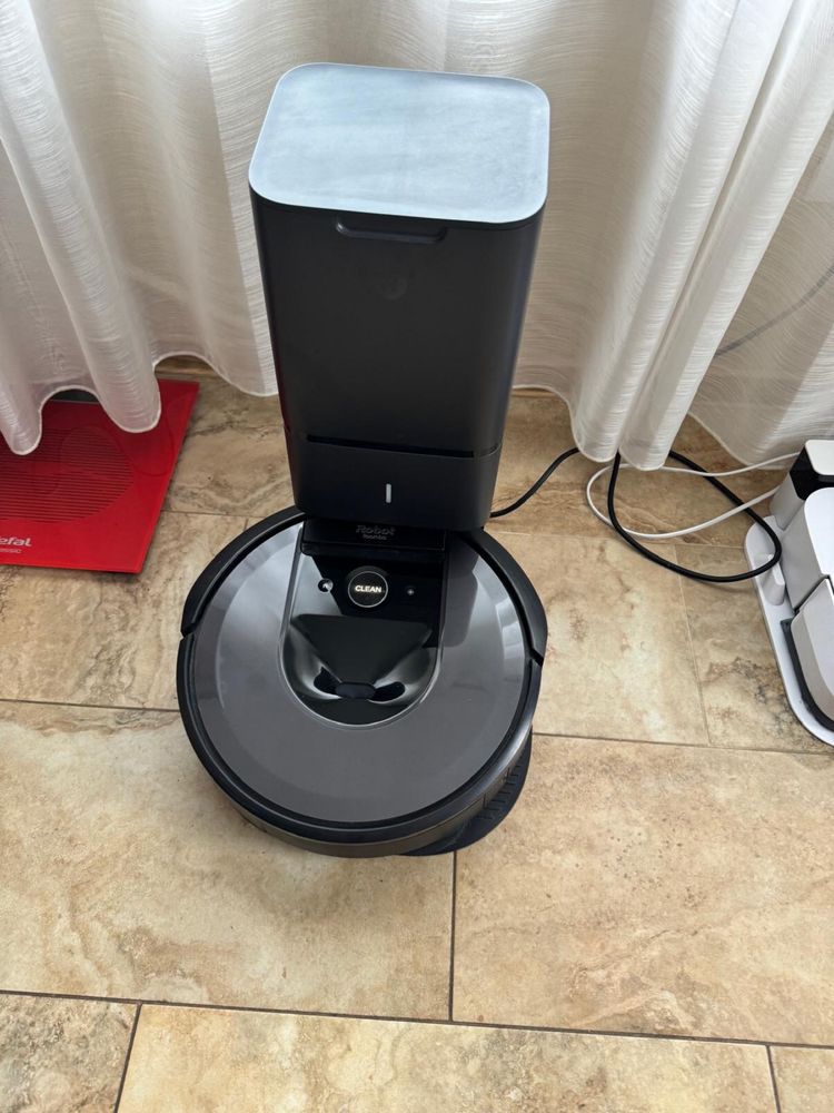 iRobot Roomba i7+ Robot Aspirator