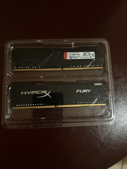 32 ram 8x4 plăcuțe ram(3200mhzm cl 16 + 8 ram(2x4 2666 mhz, 1.35v)