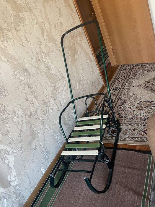 Продаю санки новые! Купи так и стоит не пользовались!