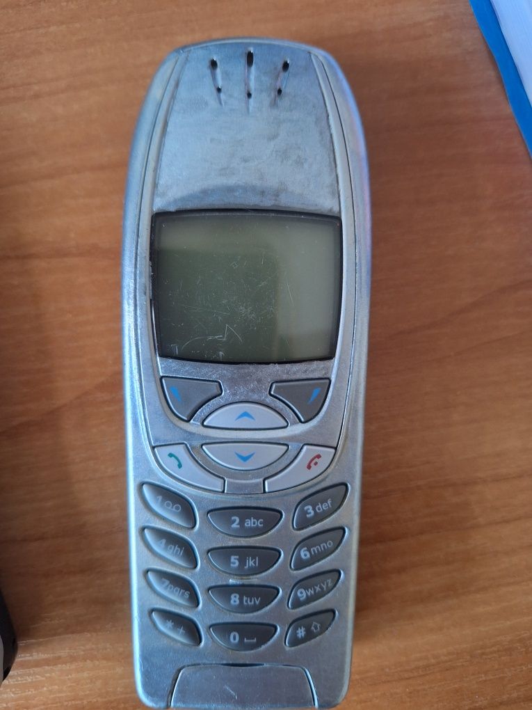 3 телефони Nokia 6310i
