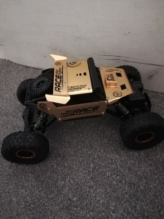 Детски маневрен джип