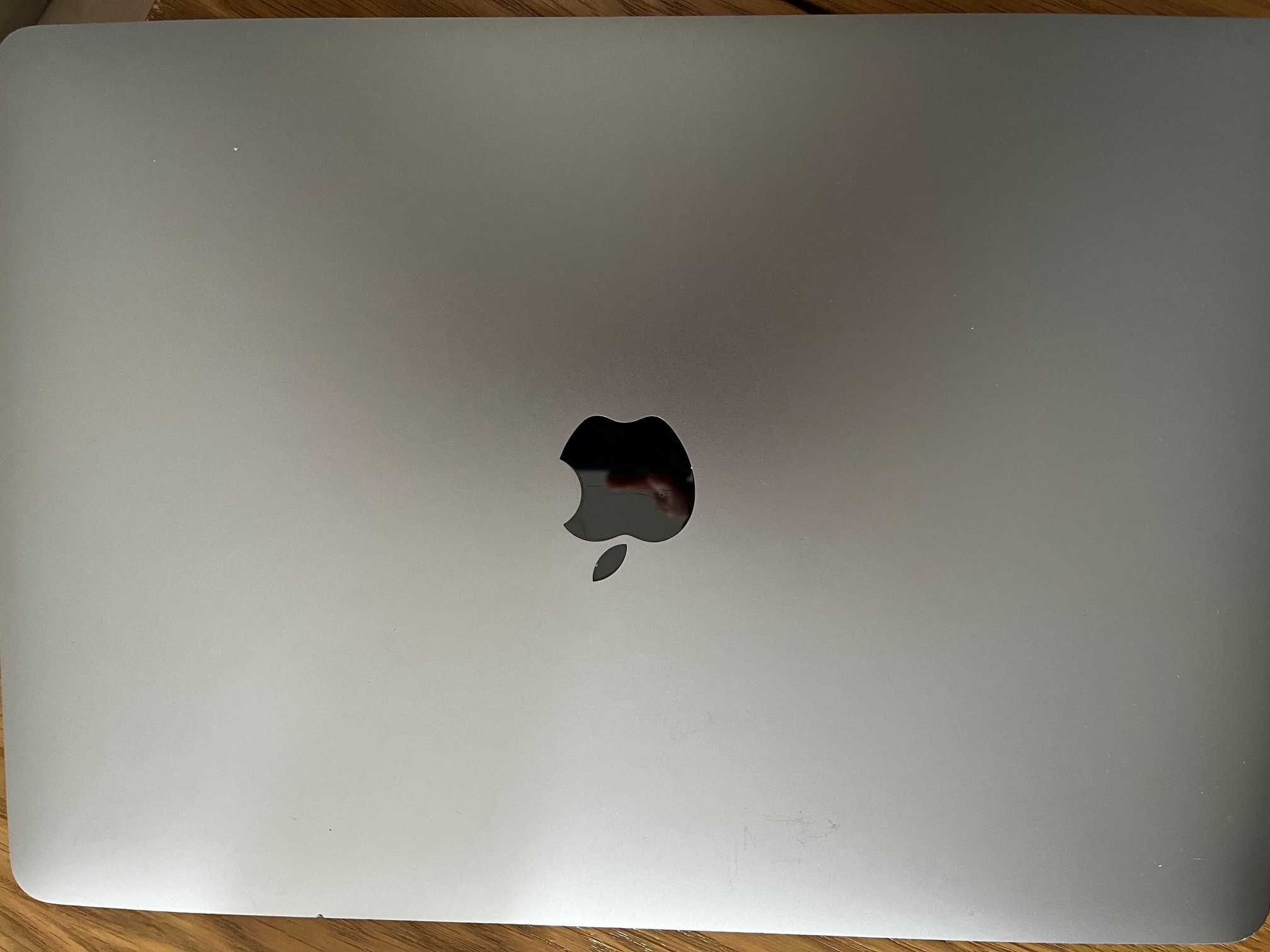 MacBook Air 13.3" – Перфектно състояние!