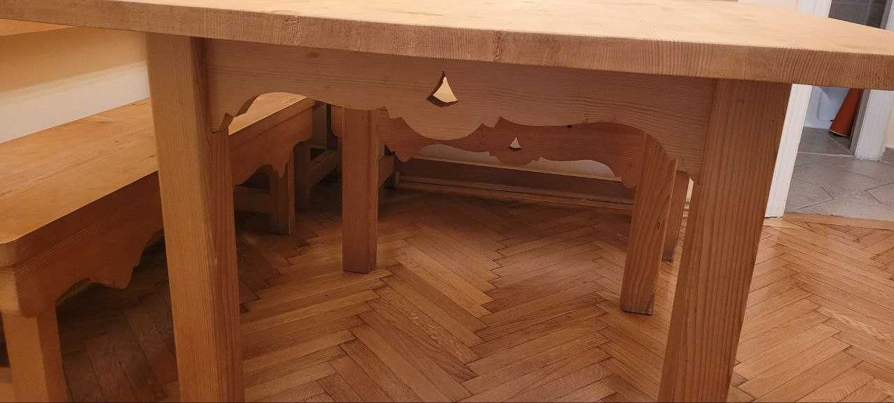 Coltar (masa cu banchete) din lemn masiv de brad