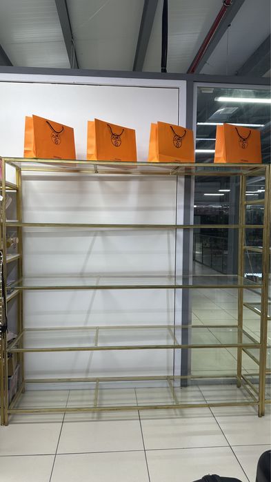 Срочно продам витрины/стеллажи