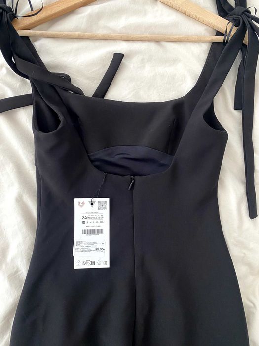 Черна мини рокля Зара