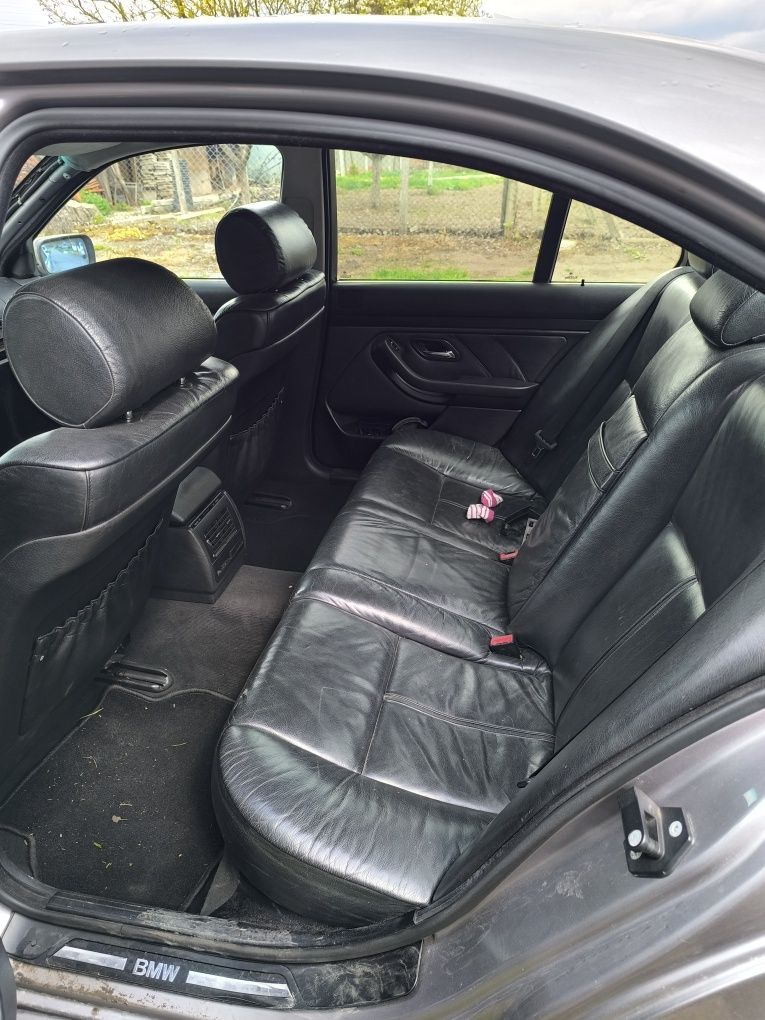 BMW 520i e39 на части