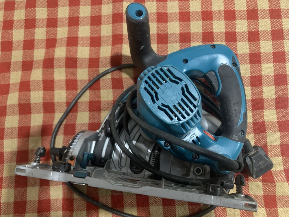 Makita SP6000/потъващ циркуляр
