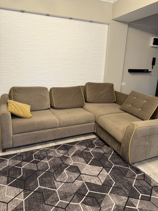 Угловой диван в гостиную