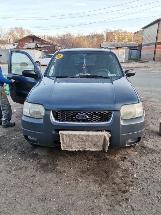 Продам машину Форд Маверик.