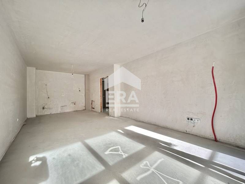 Продава се Двустаен апартамент в София, Полигона - 79 кв.м за 2346 €/кв.м - Снимка #2