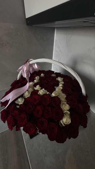 букет цветов с буквой имени А