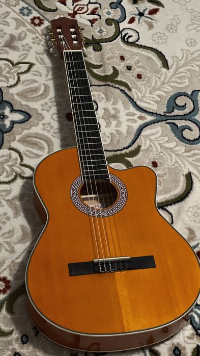 Гитара сатылады.