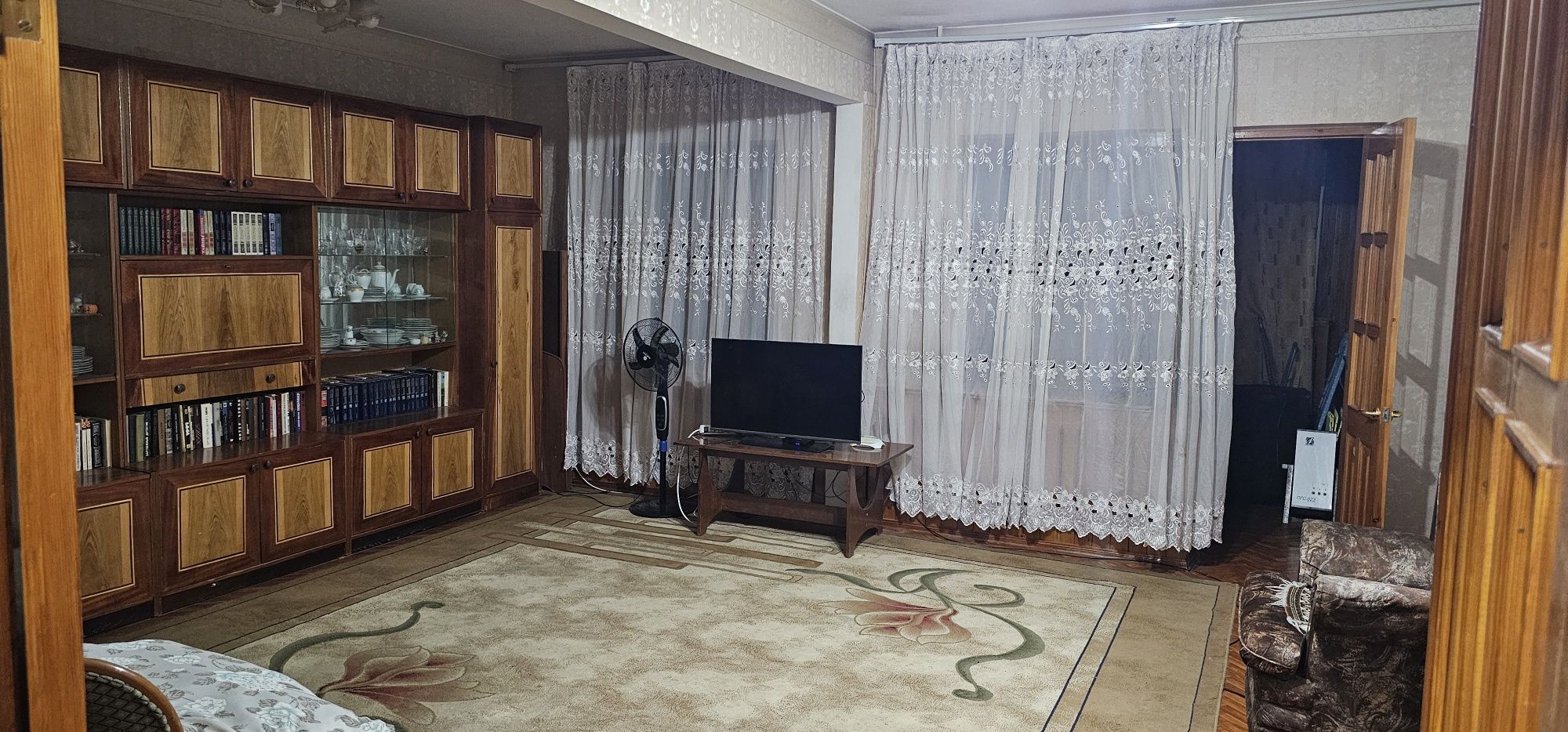 Продаю квартиру 4/2/5   Юнусабад 14 квартал дом 50