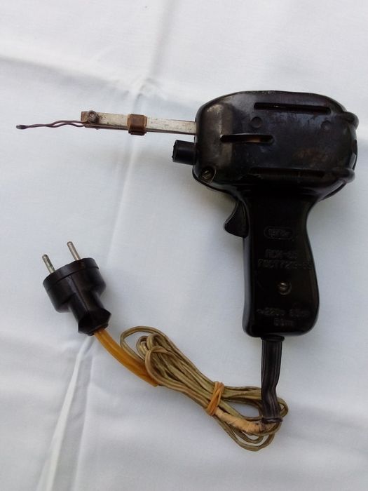 Pistol de lipit vechi