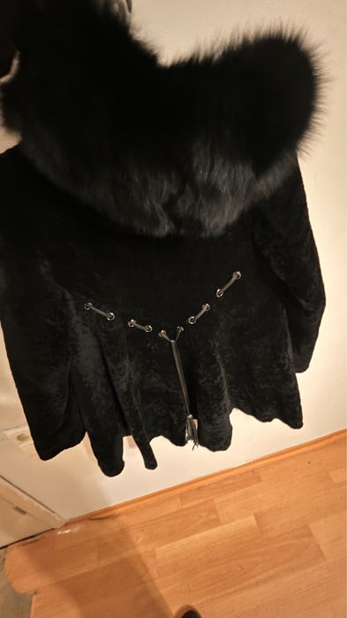 Продам дубленку овчина с капюшоном