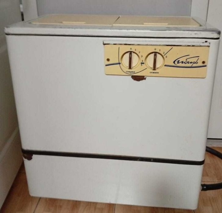 Продам стиральную машину полуавтомат.7000т.т торг