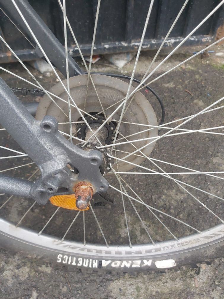 Bicicleta X-FACT cu suspensie fata