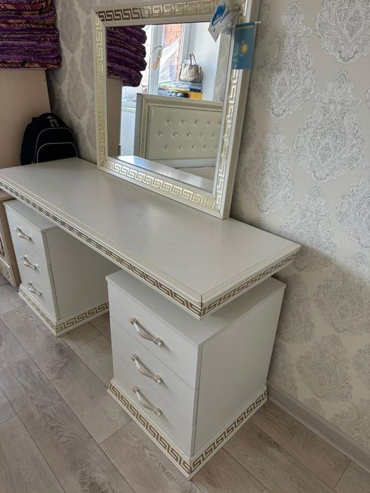 Мебельный гарнитур