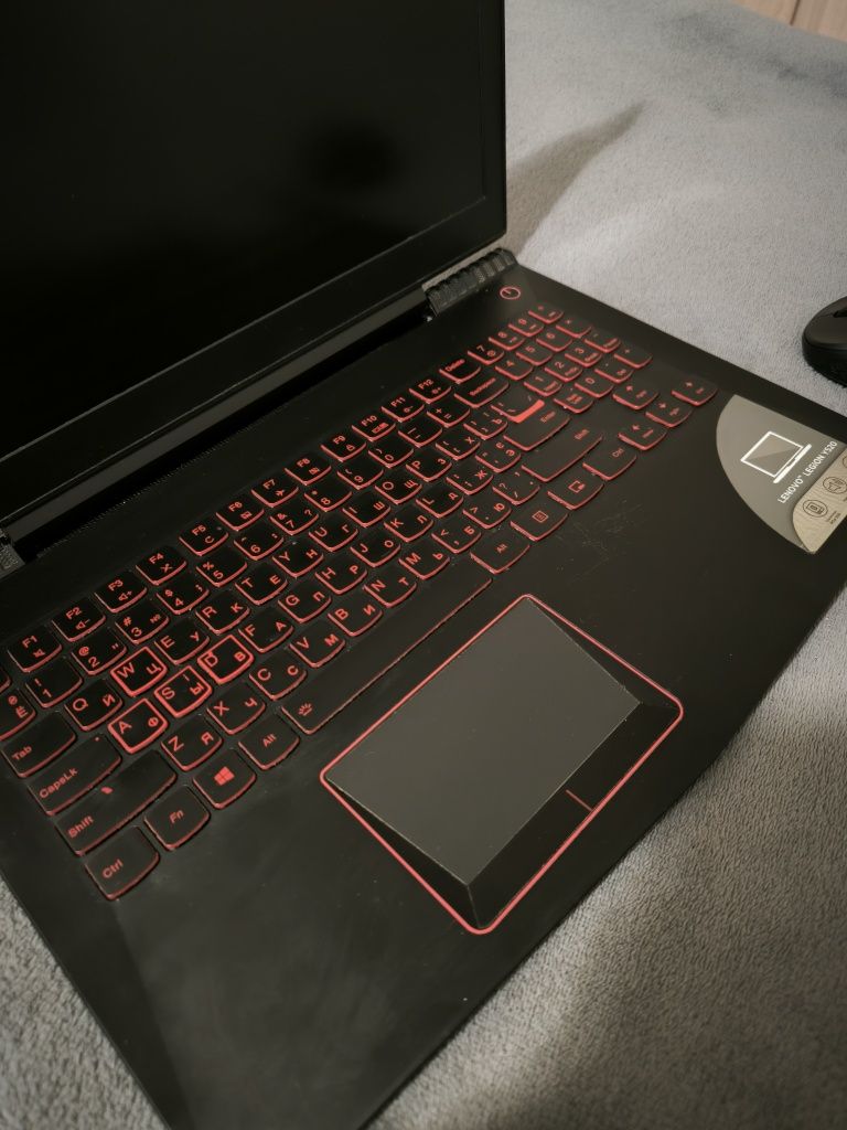 Lenovo Y520 (i5-7300HQ / GTX 1050Ti / 256 SSD + 1 TB HDD)