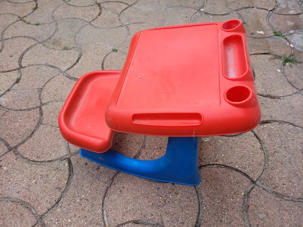 Детска маса и столче вградени