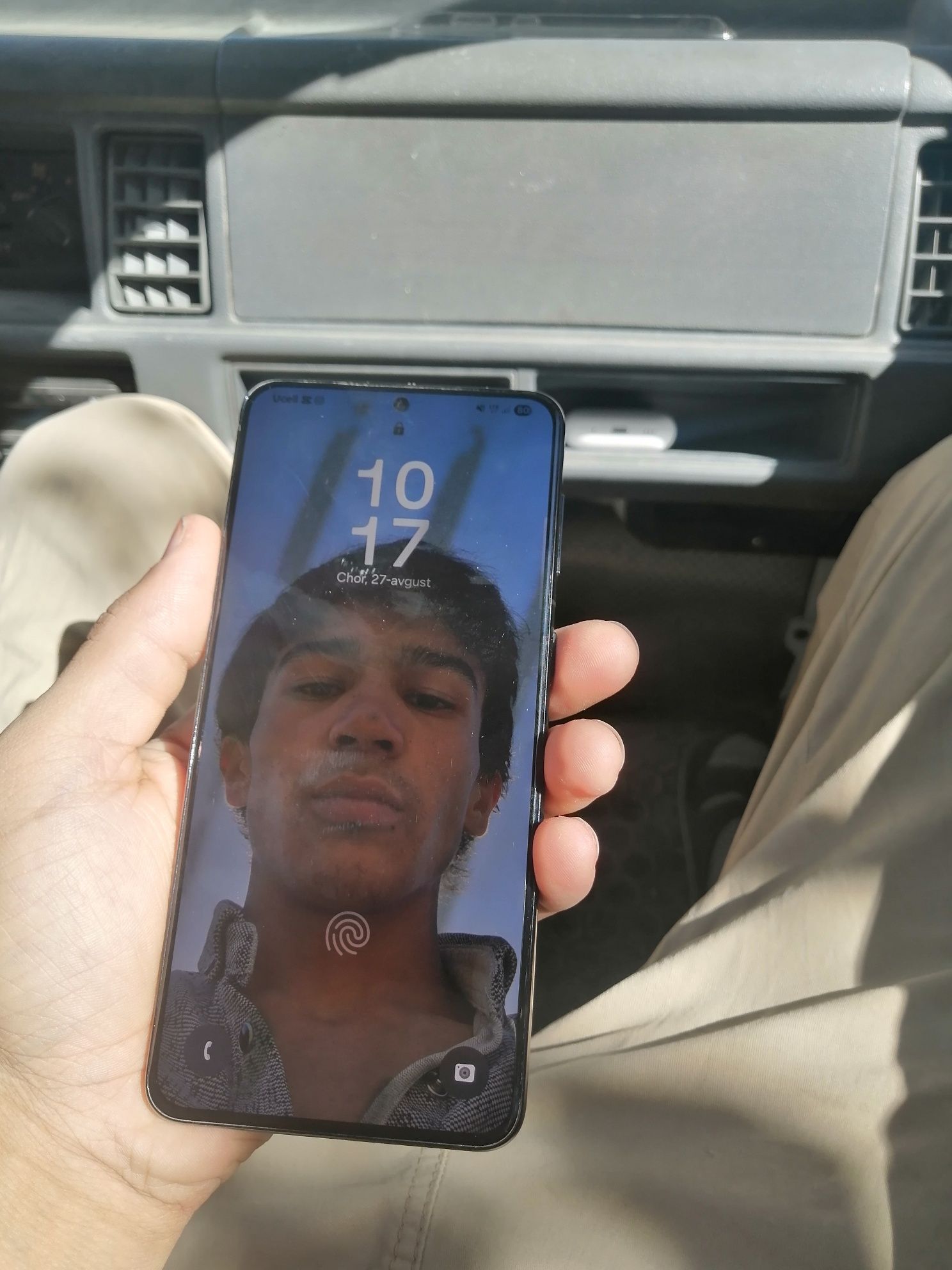 Samsung s21+ rangi qora