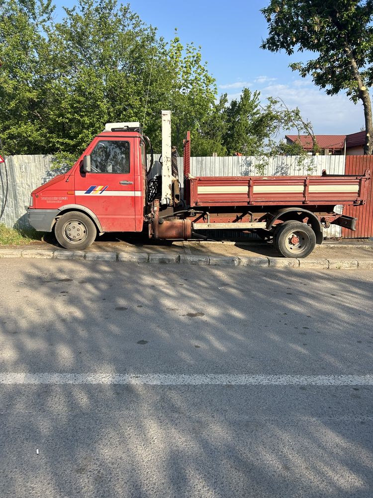 Iveco  35E12cu macara si Basculare