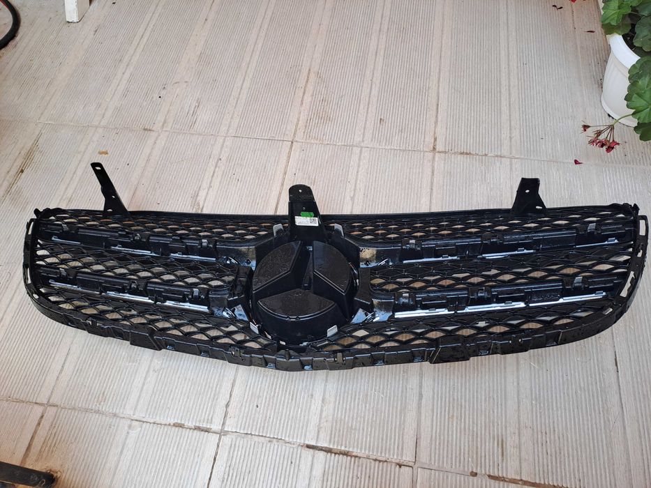 Маска за Mercedes Benz W253