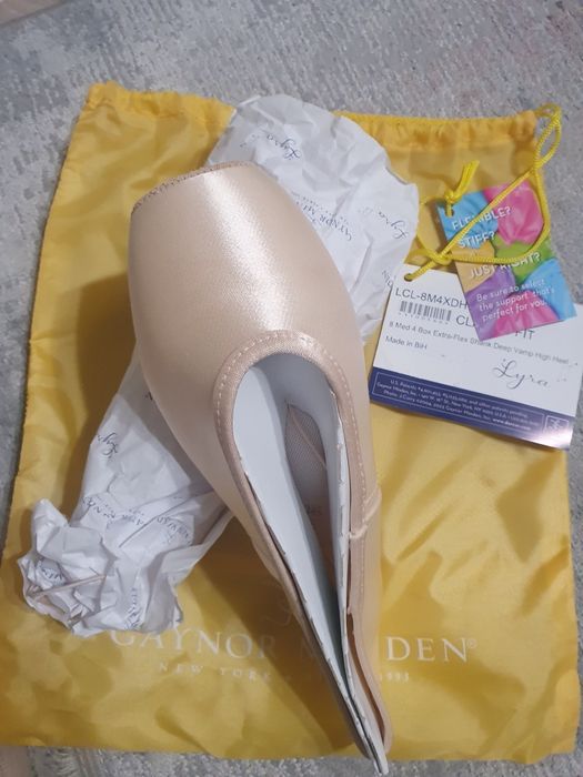 Продава чисто нови палци за балет - Gaynor Minden