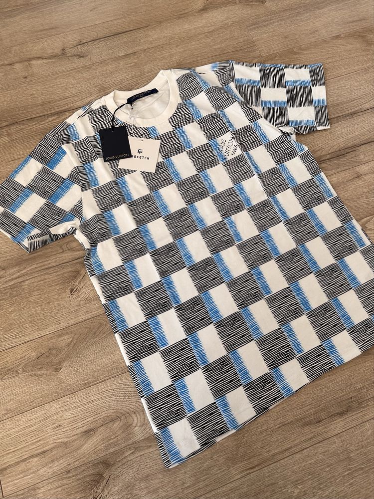 Тениски Louis Vuitton, Moncler