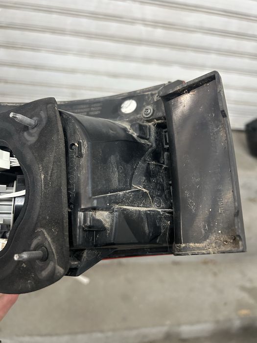 Десен стоп Тойота Авенсис 2015/2019