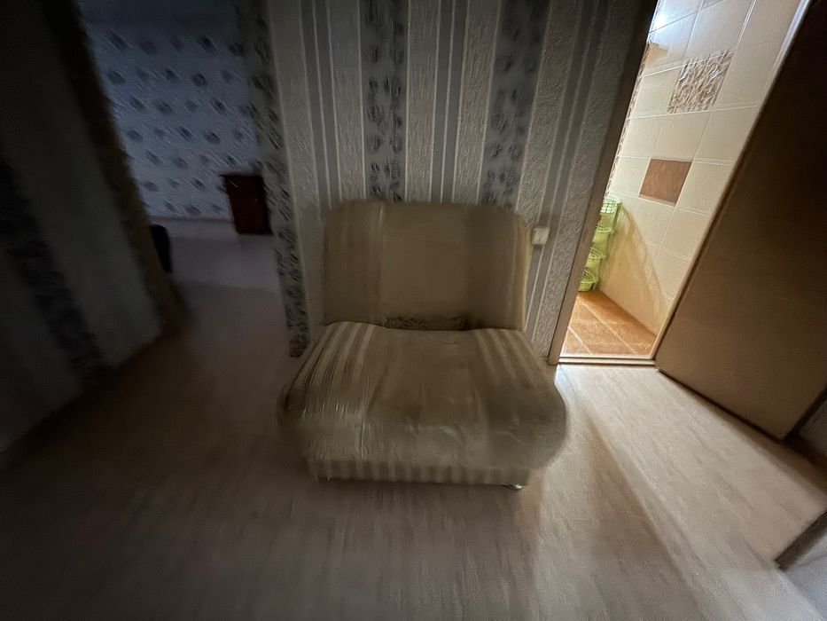 Диван и кресло бесплатно
