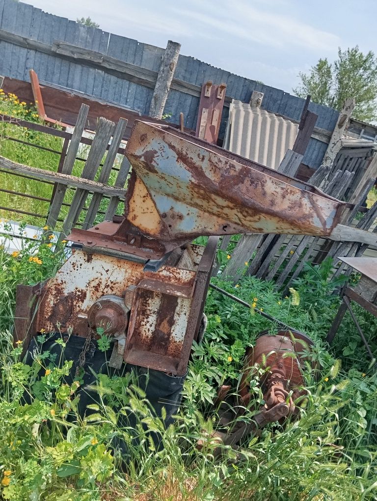 Продам навесную циркулярную пилу