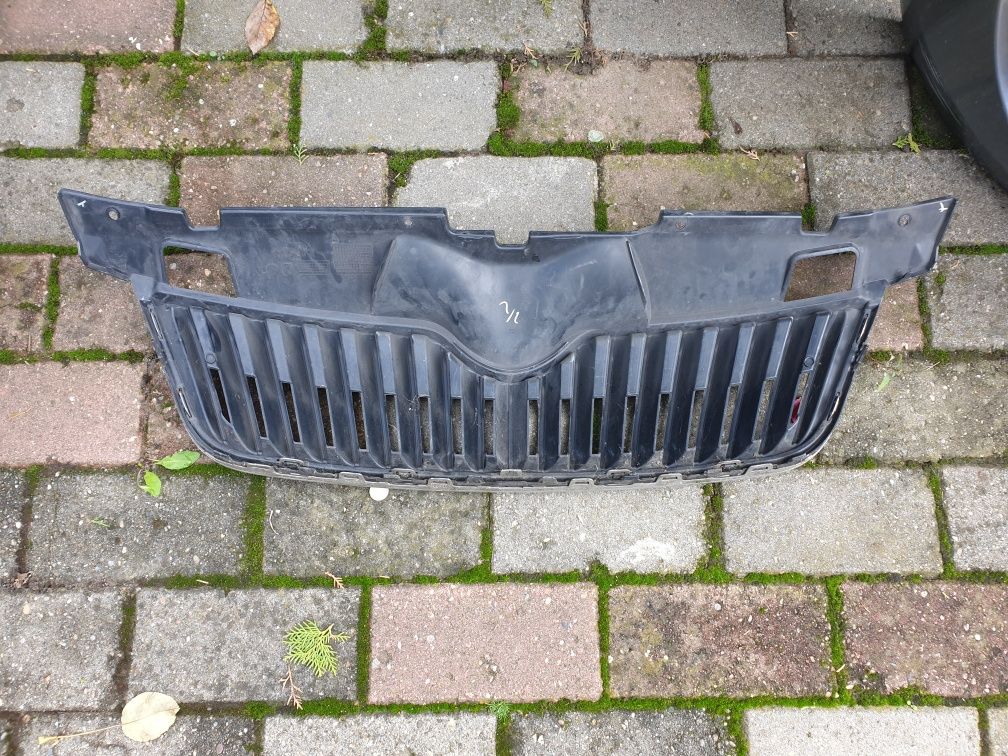 Grilă centrală radiator Skoda Fabia 2 Facelift