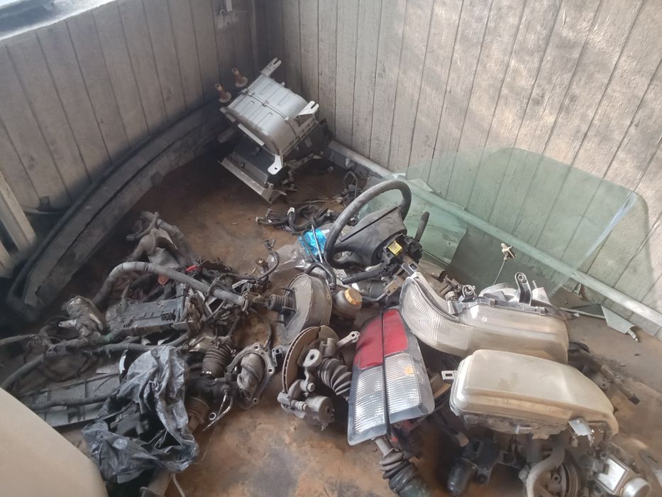 Продам на Ниссан куб