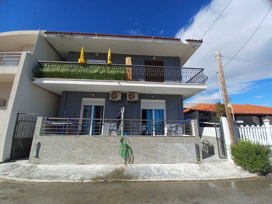 Продава 6 апартамента за бизнес туризъм до морето ПаралияВрасна,Гърция