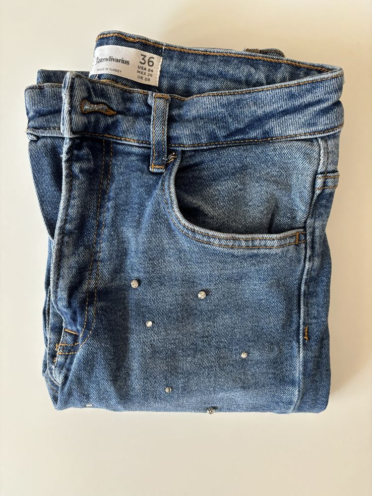 Дънки Bershka с камъчета