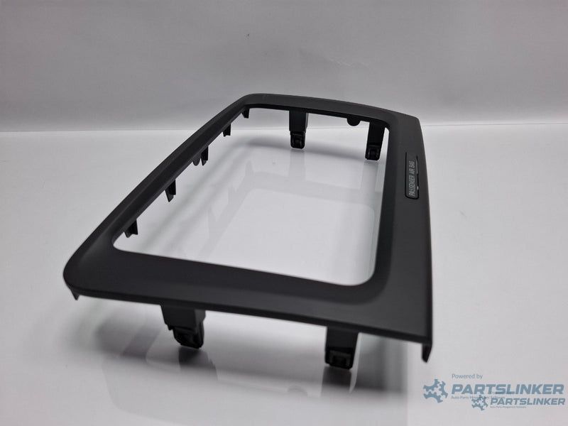 Rama navigatie SKODA SUPERB III Estate 3T5 2009 - 2015 2.0 TDI CBBB, CFGB  3T0858069