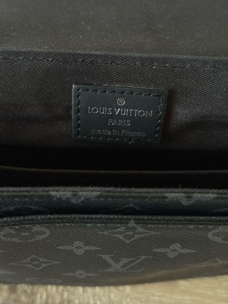 Мъжка чанта за през рамо Louis Vuitton District PM