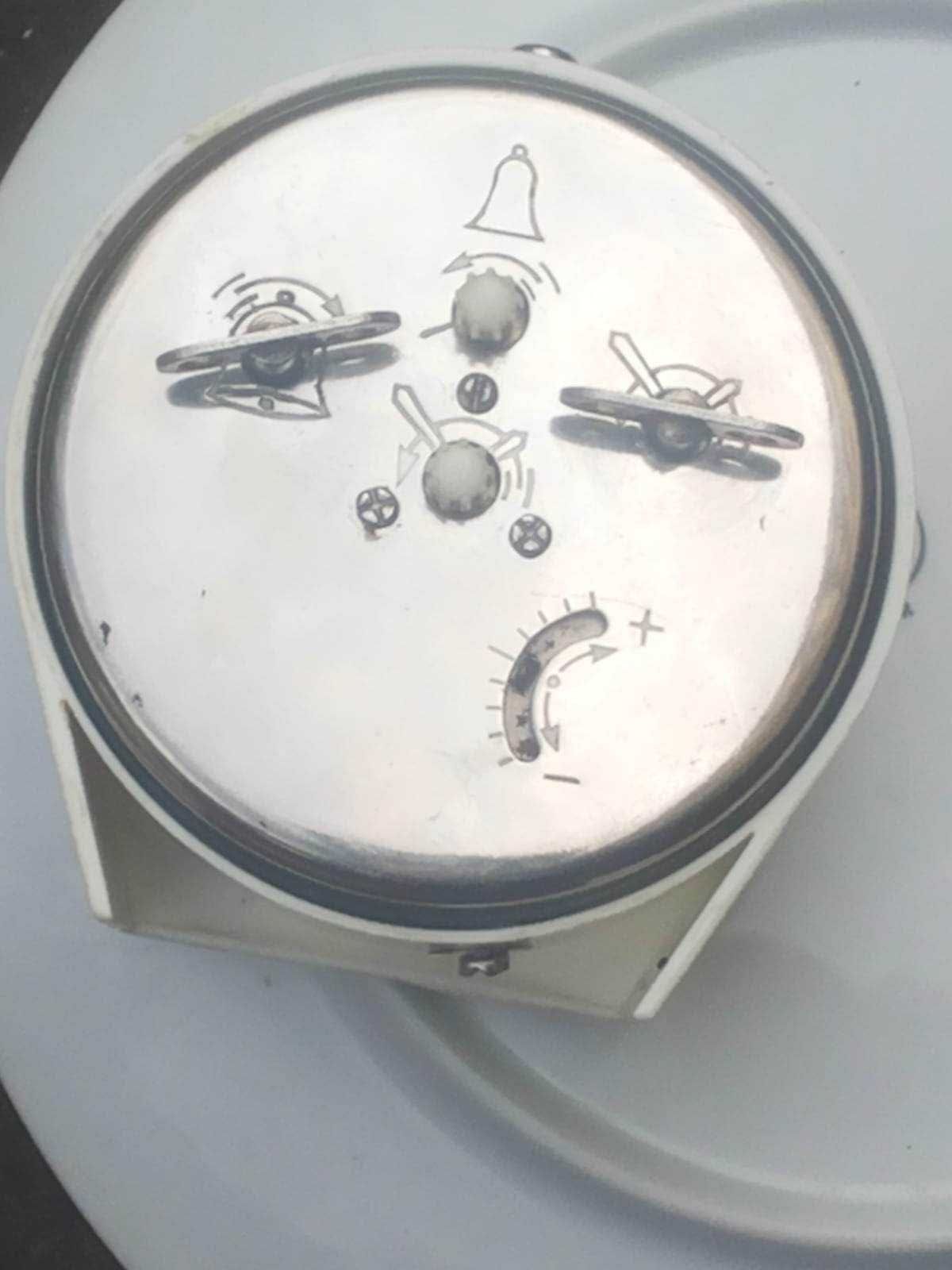 Ceas de masa desteptator-SAVANI , fabricat in URSS .