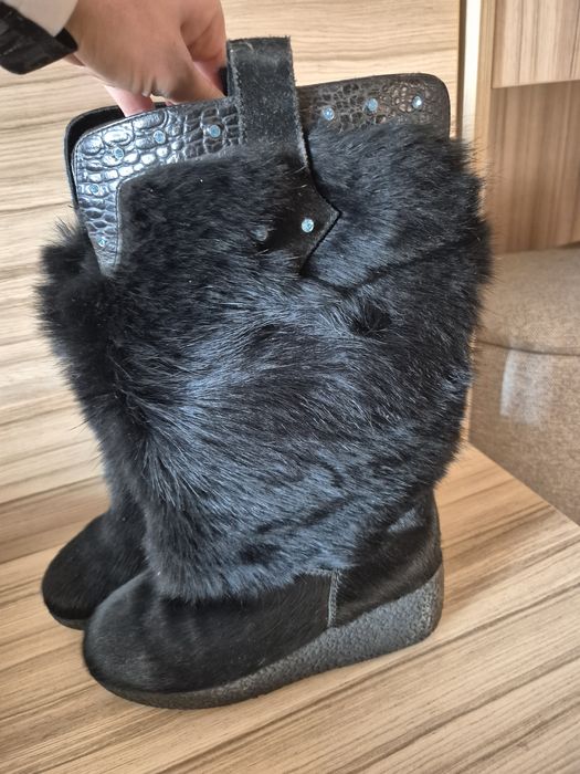 Ботуши от естествена кожа и косъм носени няколко пъти