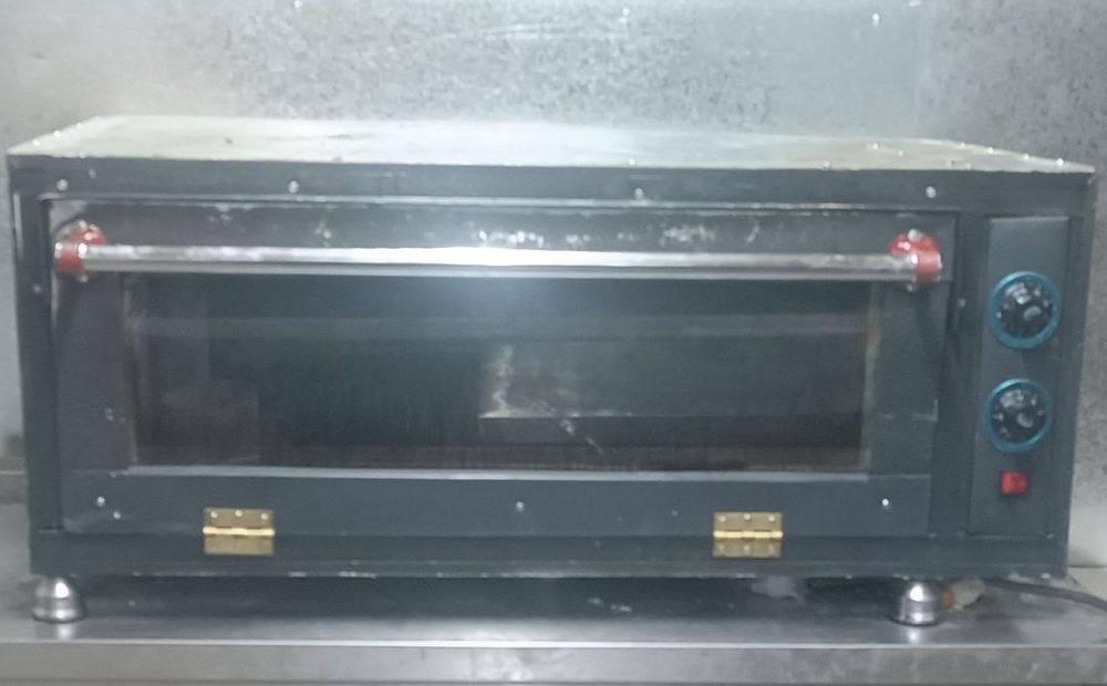 Печь кулинарная на 220 v продаетса