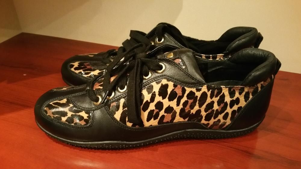 Pantofi Moschino nr.41. Noi