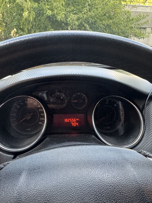 Vând Fiat Bravo II 1.9 JTD luna 12 2007