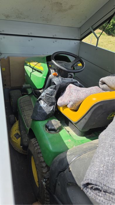 Tractoras gazon john deere