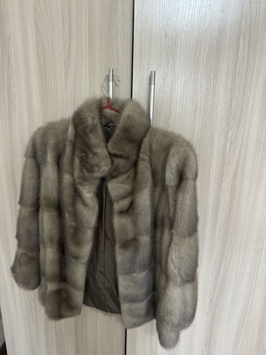 Продам норковую шубу