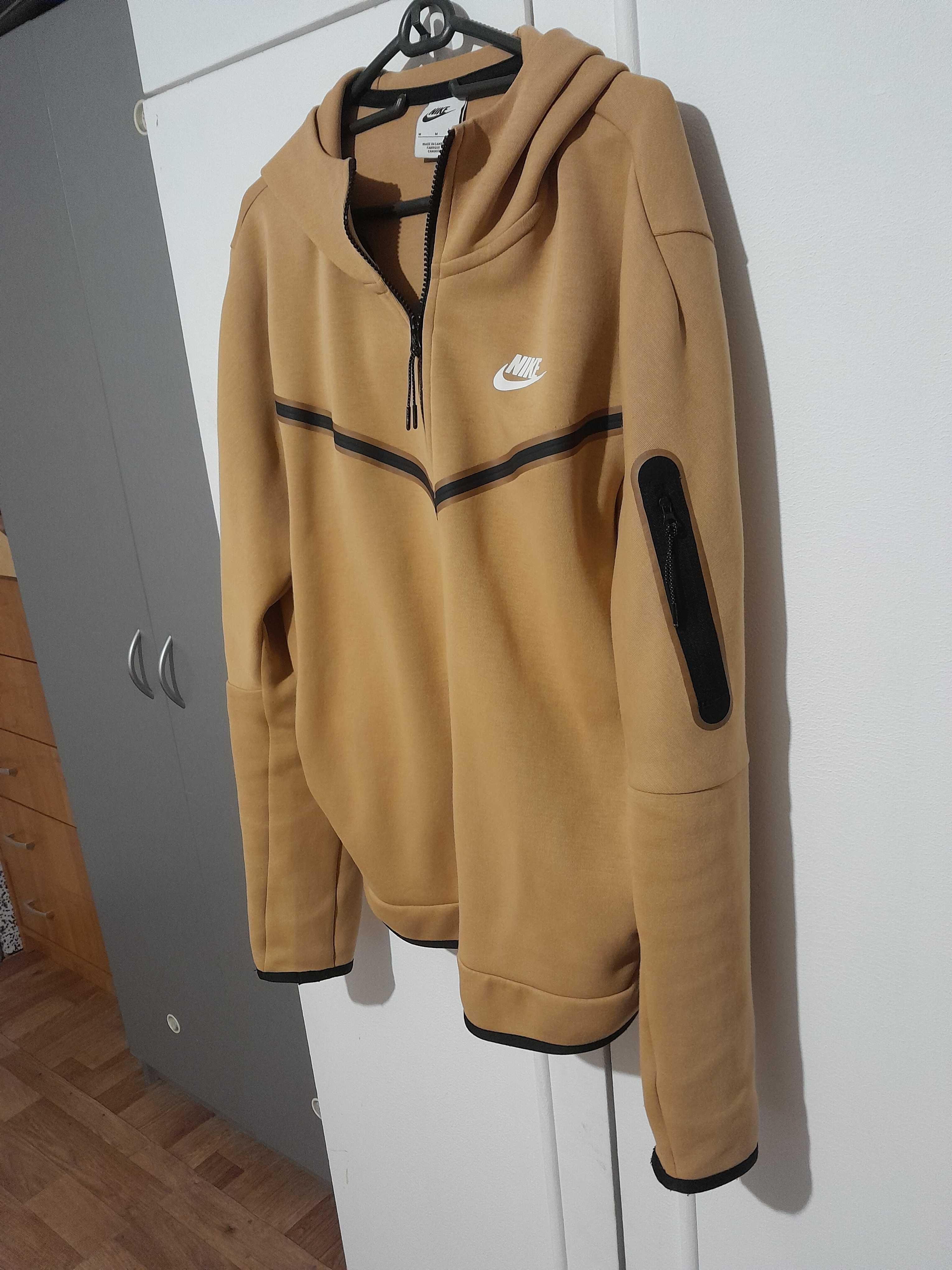 Мъжки суичъри - "Nike Tech Fleece"