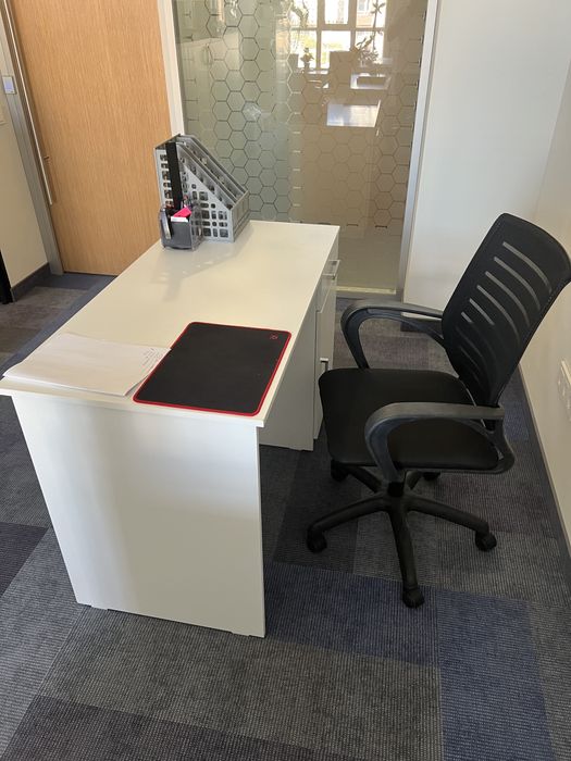 Продам столы с креслами