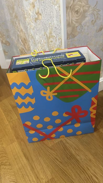 Подарочный набор для опытов Lisciani Лаборатория 101 эксперимент