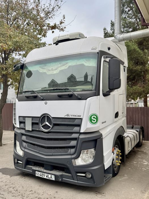 Тягач Actros 2015 mega