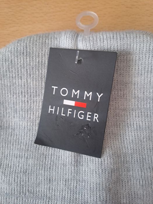 Căciulă Tommy Hilfiger nouă cu etichetă